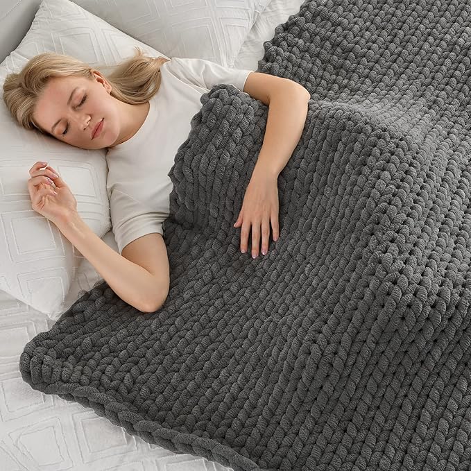 Maetoow Tighter Version Chenille Chunky Knit Blanket Throw （40×50 Inch）, Handmade Warm & Cozy Blanket Couch, Bed, Home Decor, Soft Fleece Banket, Boho Thick Blankets and Giant Yarn Throws，Dark Grey-Ruum Studio Home