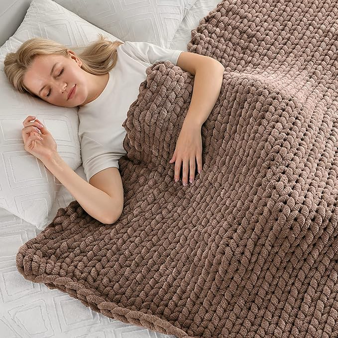 Maetoow Tighter Version Chenille Chunky Knit Blanket Throw （60×80 Inch）, Handmade Warm & Cozy Blanket Couch, Bed, Home Decor, Soft Fleece Banket, Boho Thick Blankets and Giant Yarn Throws，Brown-Ruum Studio Home