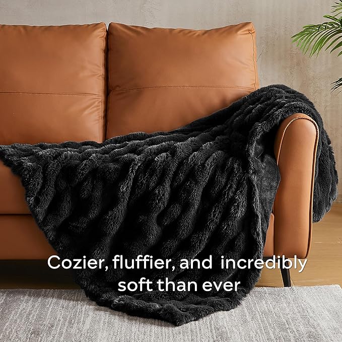 JELLYMONI Plush Faux Fur Throw Blanket – Elegant Black Cozy Bed & Couch Cover, Thick Warm Fuzzy Textured Bubble Design, Queen Size (90"x90")-Ruum Studio Home