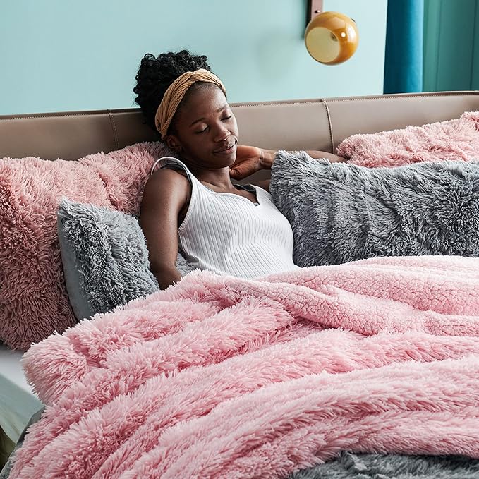 Bedsure GentleSoft Fluffy Pink Throw Blanket, Pink Decor Cozy Gifts for Teenage Girls, Soft Fuzzy Plush Thick Warm Furry Sherpa Fleece Faux Fur Throw Blanket for Couch, Cute Stuff for Women, 50x60-Ruum Studio Home