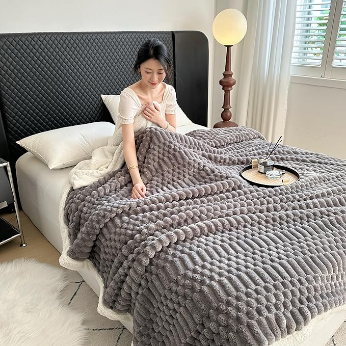 UKELER Sherpa Bed Blanket 80 × 90 inch, Ultra Soft Queen Size Throw Blanket for All Season, 470 GSM Cozy Plush Striped Fleece Blankets for Bedroom Living Room Dorm Hostel Sofa Camping, Dark Grey-Ruum Studio Home
