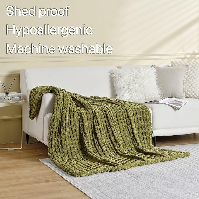 Maetoow Tighter Version Chenille Chunky Knit Blanket Throw 50×60 Inch, Handmade Warm & Cozy Blanket Couch, Bed, Home Decor, Soft Fleece Banket, Boho Thick Blankets and Giant Yarn Throws，Olive Green-Ruum Studio Home