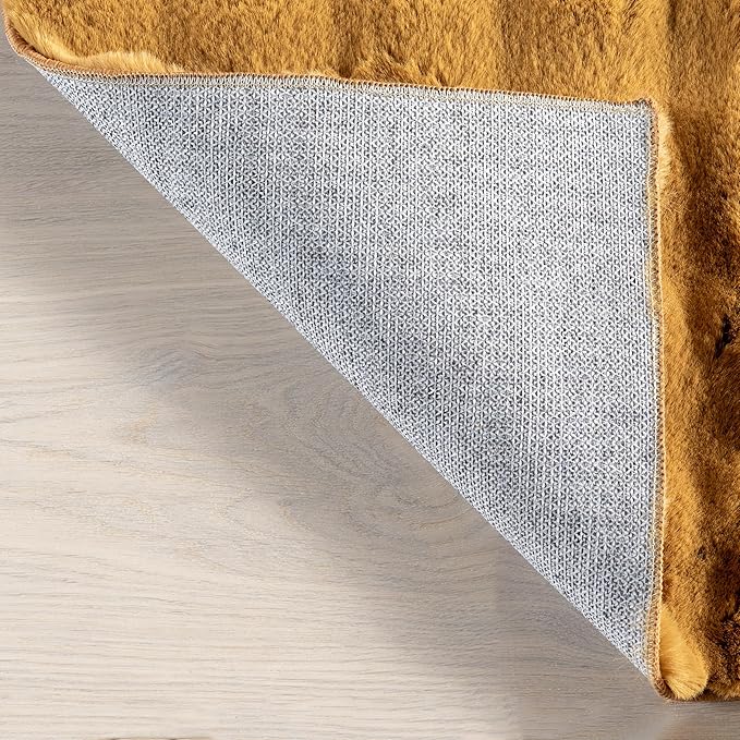 nuLOOM Jeni Checkered 2'6" x 8' Machine Washable Runner Rug for Living Room Bedroom Dining Room Entryway Hallway Kitchen, Gold-Ruum Studio Home