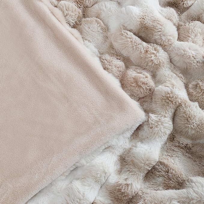 UKELER Camel Faux Fur Throw Blanket 50''x60'' Decorative Shaggy Velvet Blanket Fluffy Cozy Plush Warm Bed Throws for Couch, Sofa, Office, Camping-Ruum Studio Home