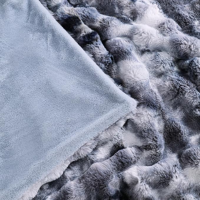 UKELER Soft Faux Fur Throw Blanket 60''x80'', Large Dark Grey Reversible Shaggy Blanket Plush Thick Fluffy Blankets Throws for Bed, Couch, Sofa, Office, Camping-Ruum Studio Home